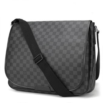 LOUIS VUITTON ルイヴィトン ダミエグラフィット コピー ダニエルGM N58033 バッグ ショルダーバッグ メンズ ブラック